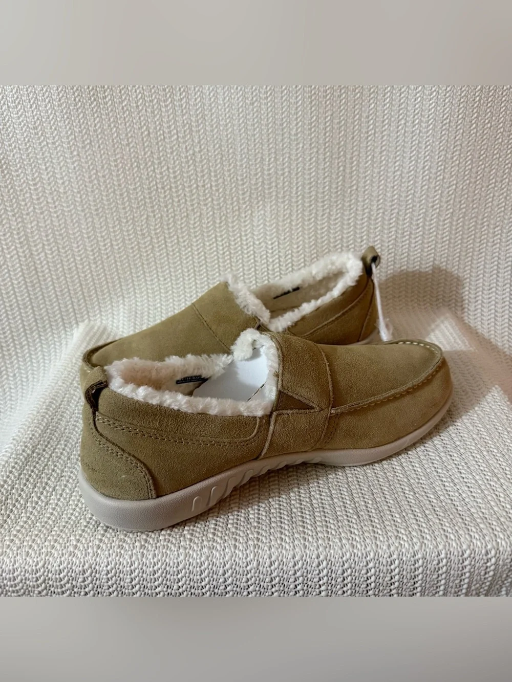 Revitalign Rio Cozy Women’s Slip On Shoes Almond Suede Faux Fur Size 8 NWT